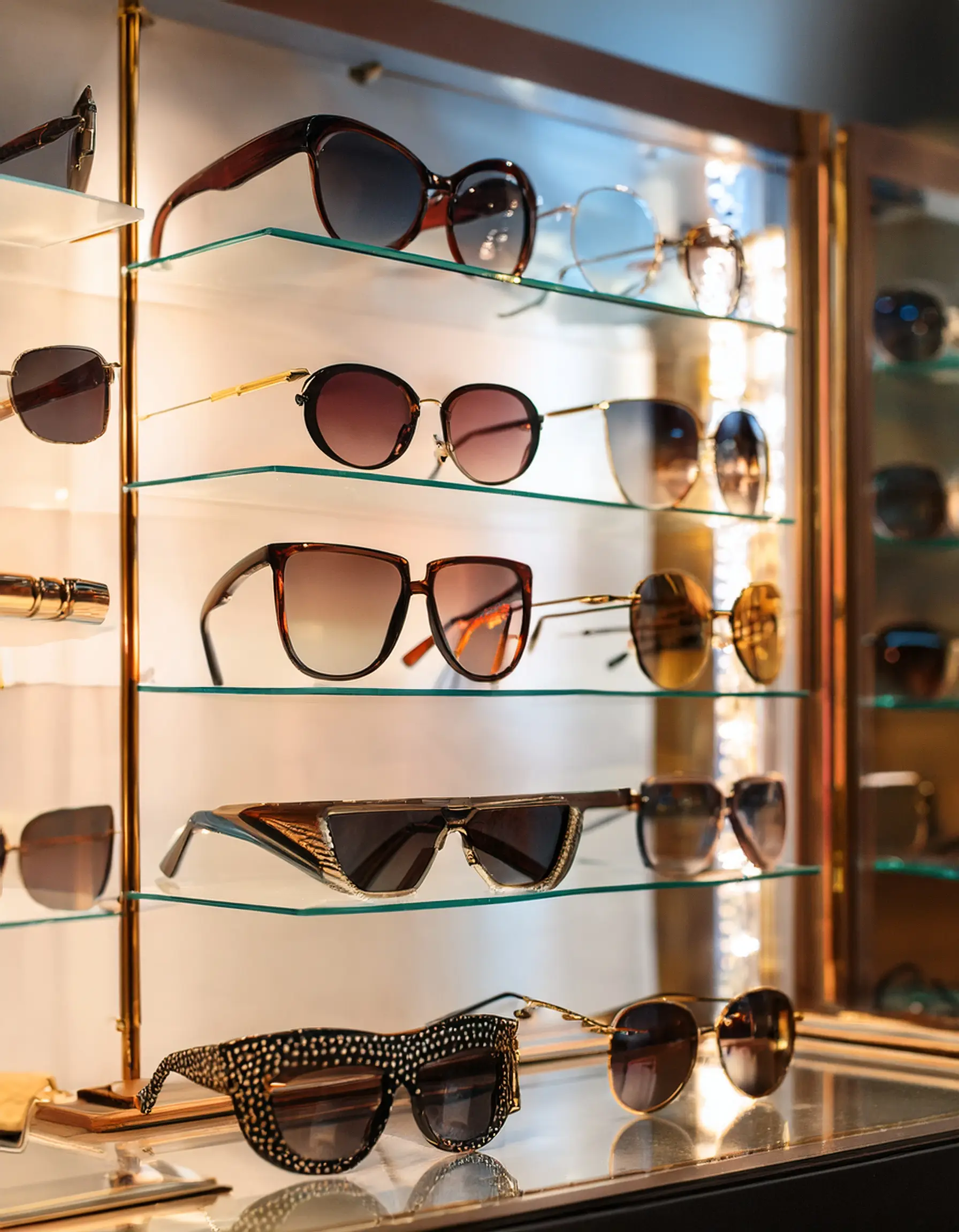 Firefly A premium boutique setup featuring designer sunglasses 14848 Polarized Sunglasses in Waterloo, Ontario